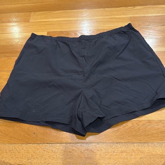 Lands End women’s black swim shorts size large . (14-16 ) - Picture 1 of 10